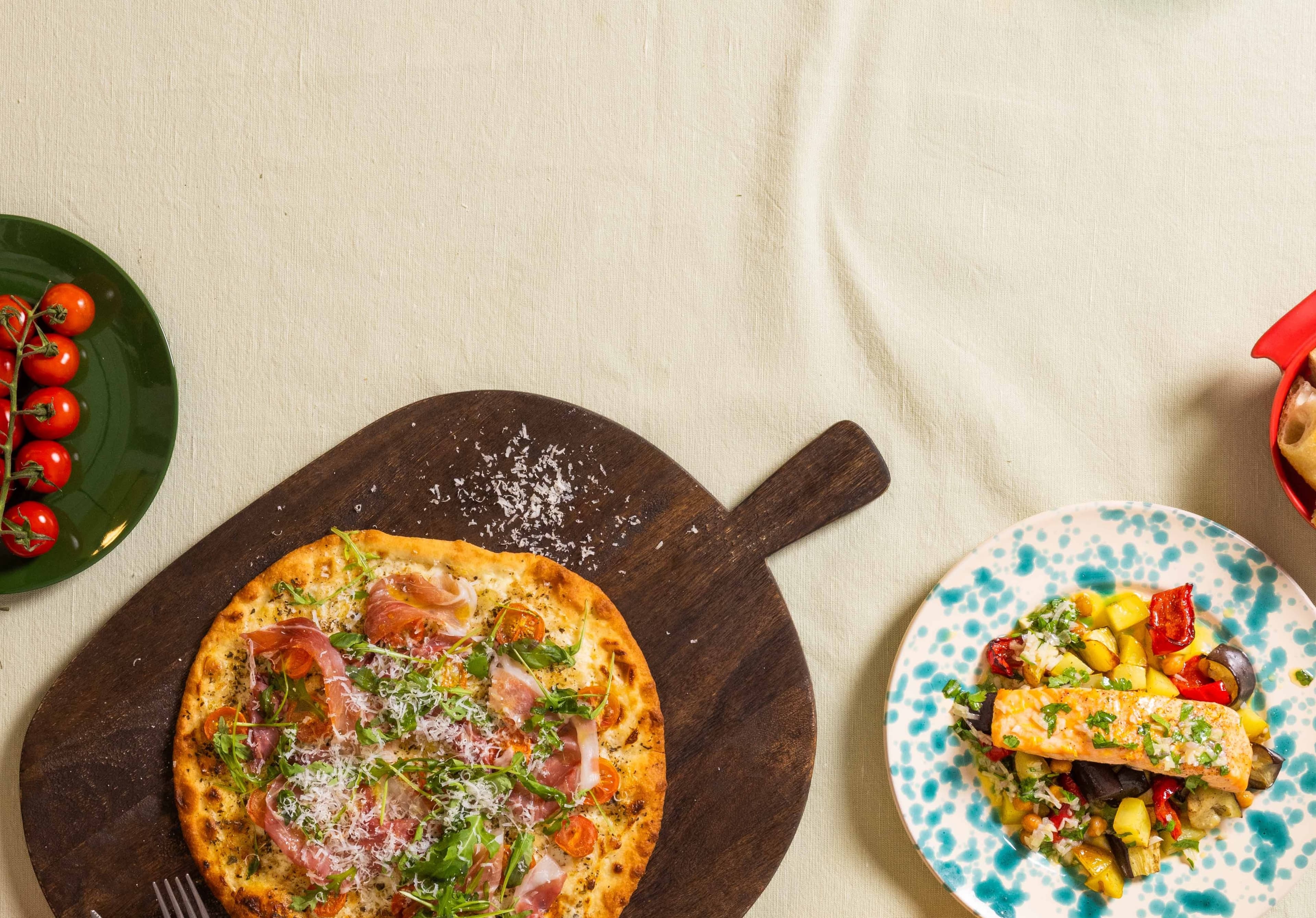 Matbord med varierte retter