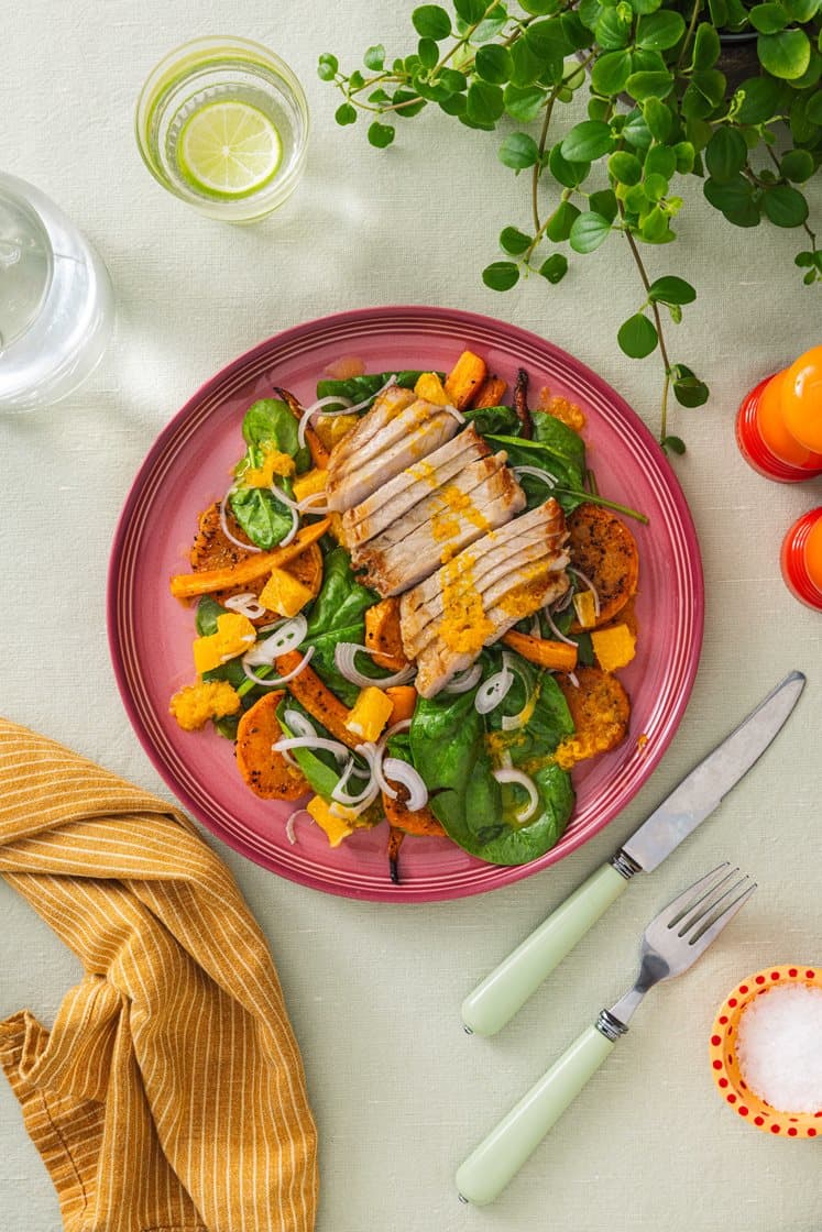 Svinekam og lun salat med søtpotet og appelsin