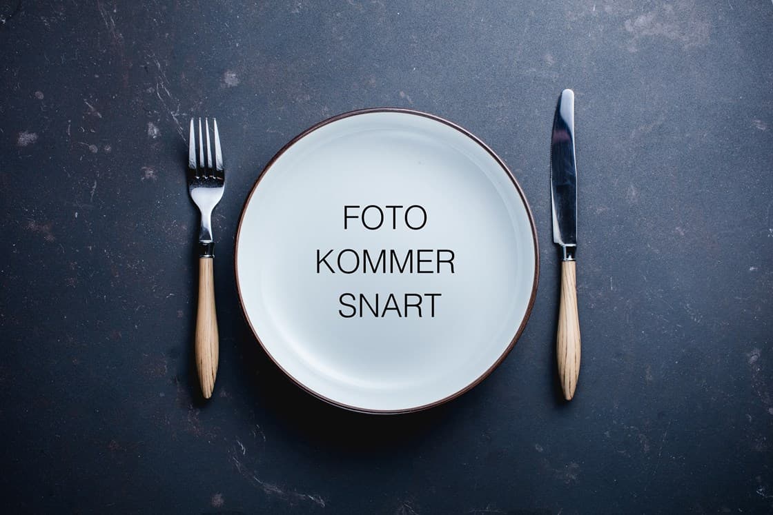 Quesadillas med kylling, hjemmelaget salsa og rømme