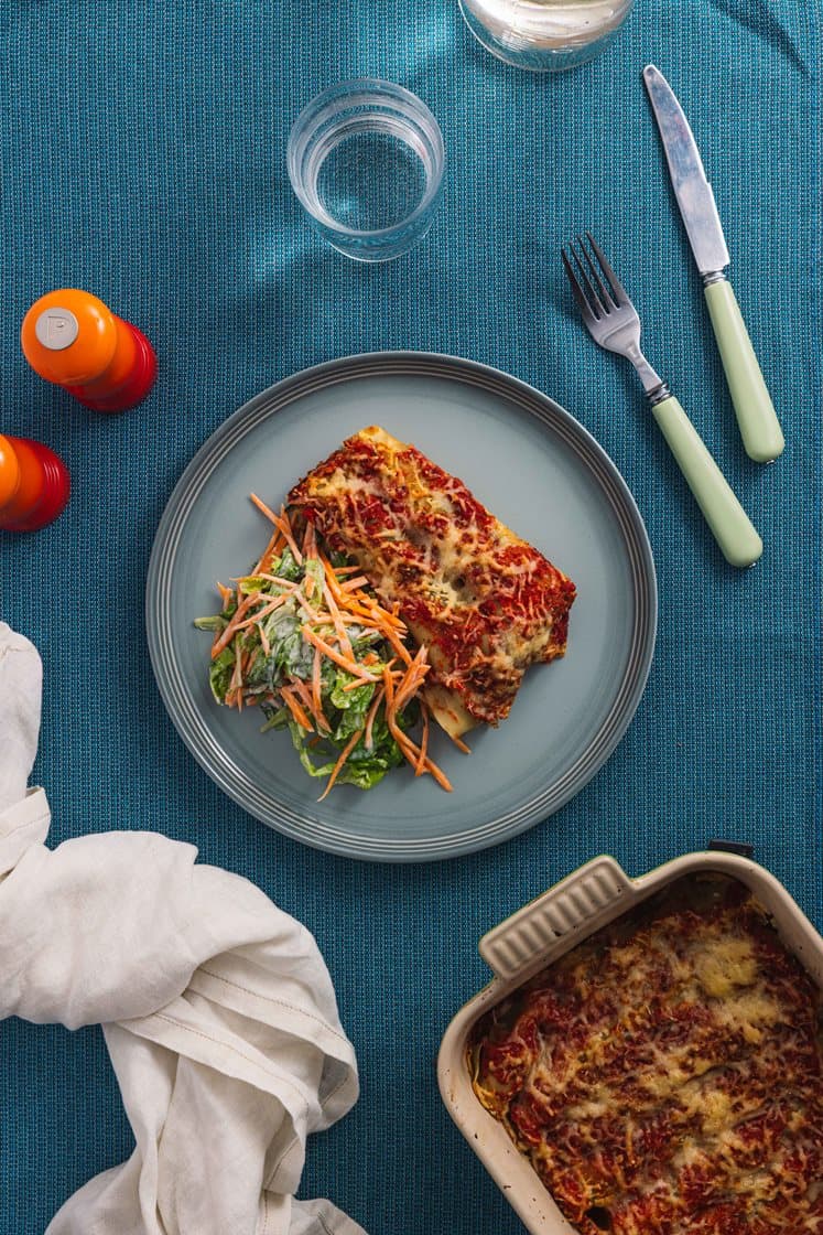 Gratinerte cannelonier med kjøttdeig og spinat og råkostsalat i aioli