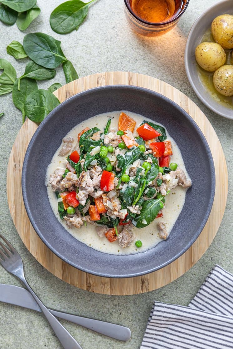 Kremet kylling- og grønnsaksgryte med smørglaserte småpoteter