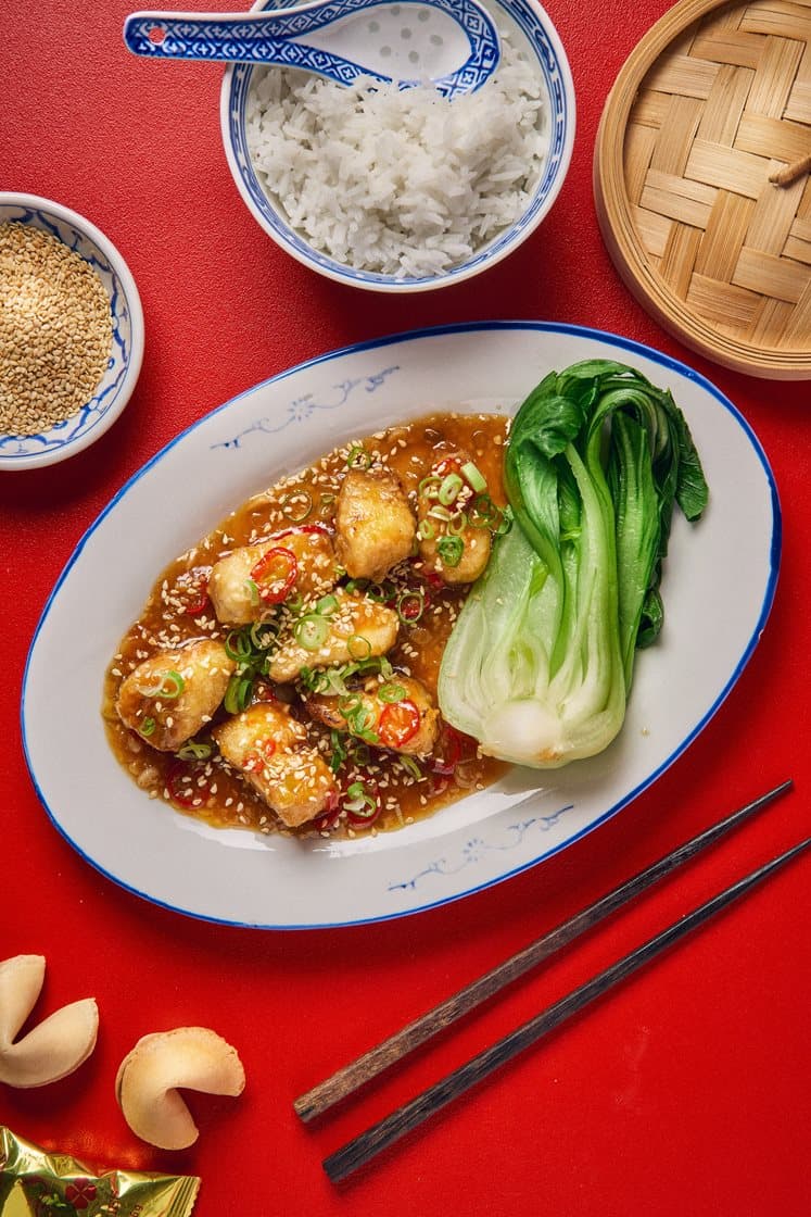 Tángcù yú- seifilèt i sur-søt saus med ris og blansjert pak choy