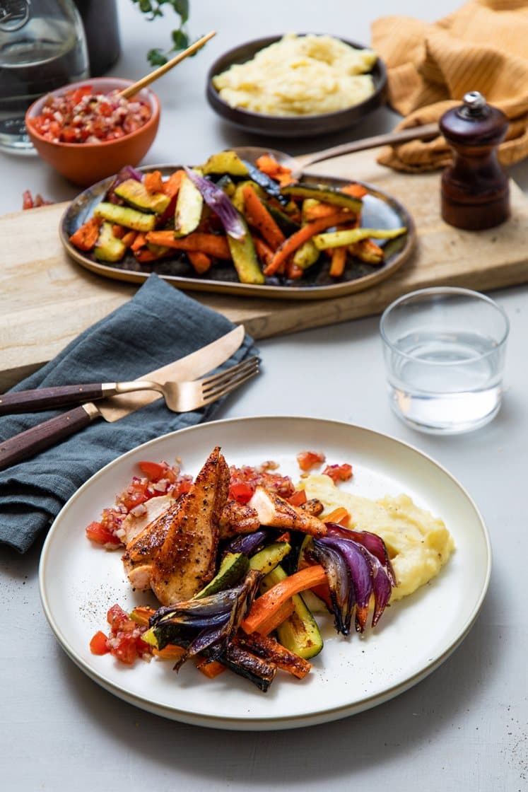 Sitrusstekt kyllingfilet med potetmos og tomat- og balsamicovinaigrette